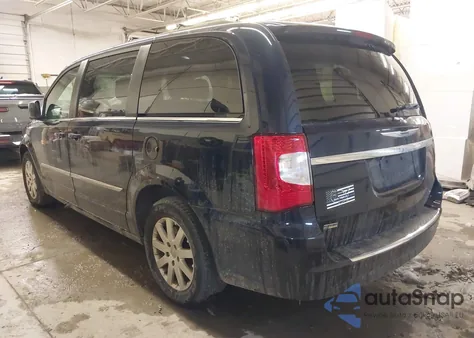 2016 Chrysler Town & Country Touring z USA, uszkodzony, nr VIN 2C4RC1BG0GR205493